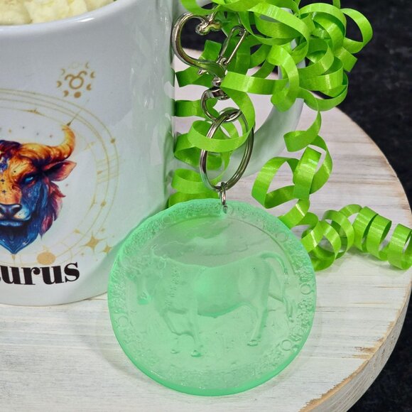 Taurus Zodiac Candle Gift Set ✦ Scented Mug Candle + Handmade Resin Keychain NWT - Picture 4 of 5